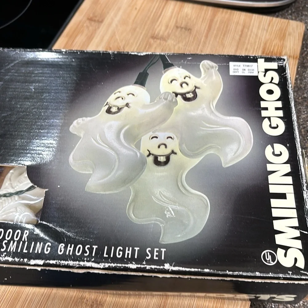PRE OWNED VINTAGE PUMPKIN HOLLOW SMILING GHOST BLOW MOLD STRING LIGHTS
